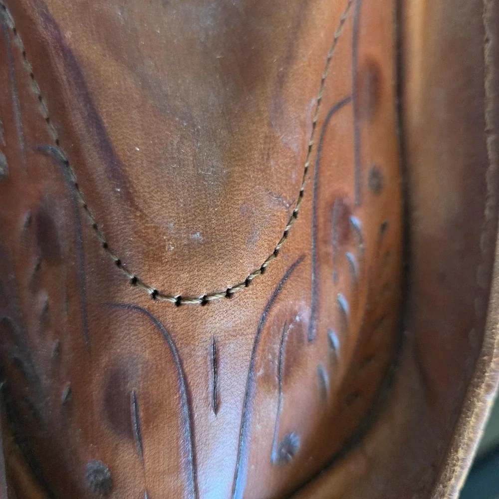 VINTAGE Leather Women's Hand Carved Purse, Brown-9